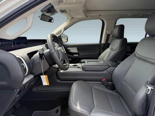 2025 Ford Expedition Max Active 4x2