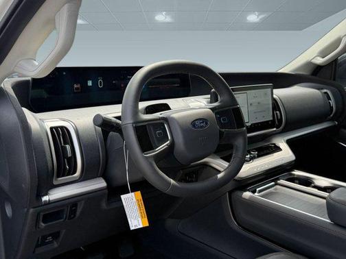 2025 Ford Expedition Max Active 4x2