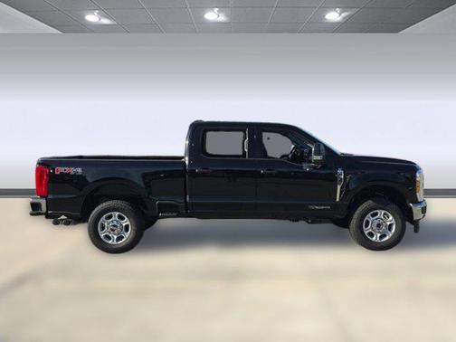 Agate Black Metallic 2026 Ford F-250 XLT
