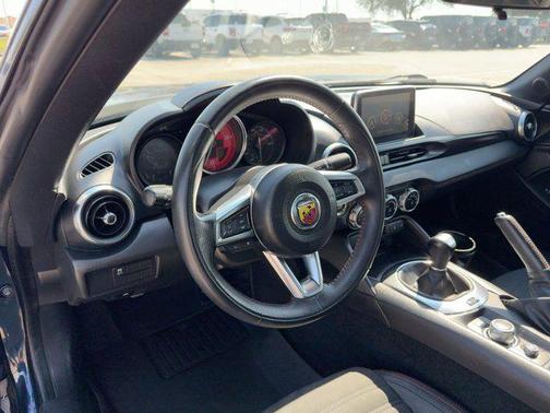 2019 FIAT 124 Spider Base