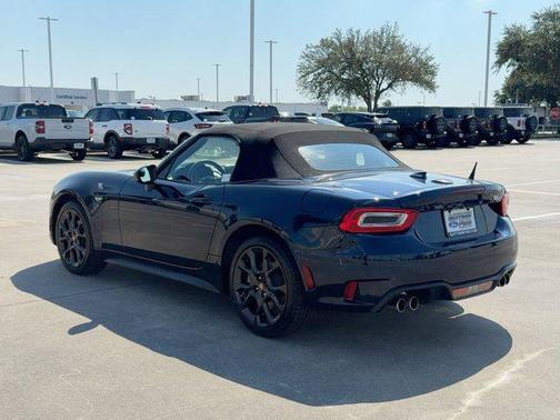 2019 FIAT 124 Spider Base
