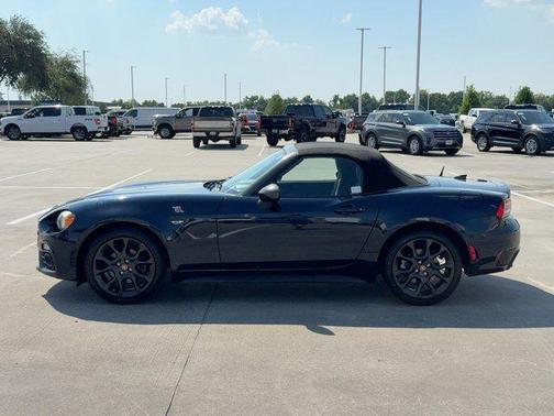 2019 FIAT 124 Spider Base