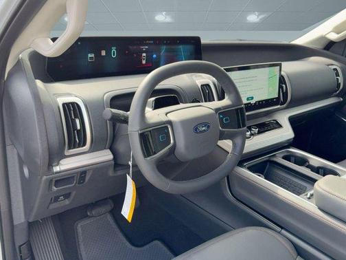 2025 Ford Expedition Max Active 4x2