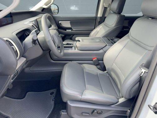 2025 Ford Expedition Max Active 4x2