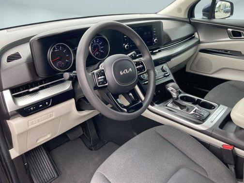 2022 Kia Carnival LX