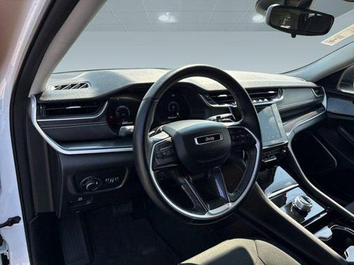 2022 Jeep Grand Cherokee Laredo