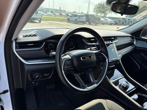 2022 Jeep Grand Cherokee Laredo