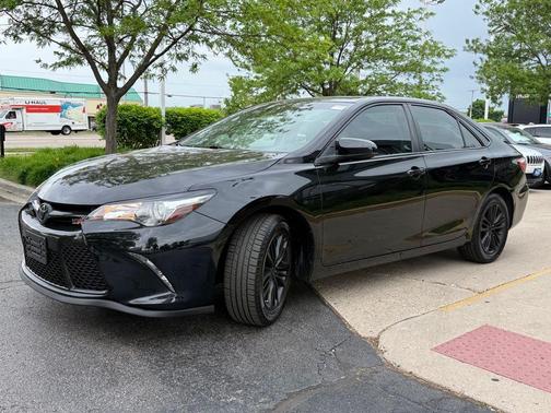 Midnight Black Metallic 2017 Toyota Camry SE