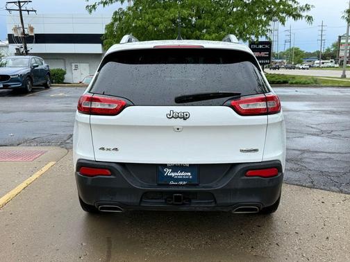 Bright White Clearcoat 2018 Jeep Cherokee Latitude Plus