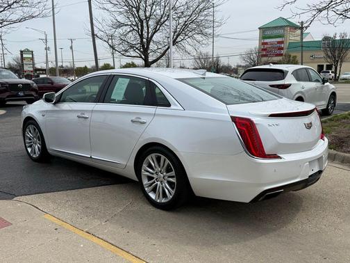 Crystal White Tricoat 2019 Cadillac XTS Luxury