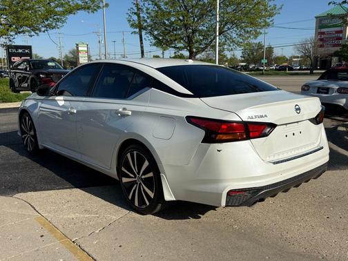 Pearl White Tricoat 2019 Nissan Altima 2.5 SR