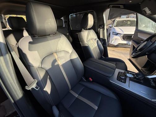 2024 Mazda CX-90 PHEV Premium Plus