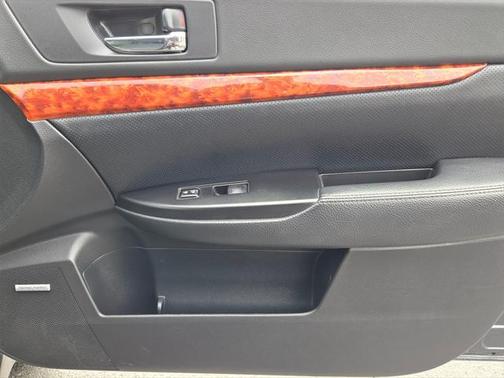 2012 Subaru Outback 2.5i Limited
