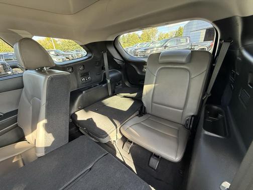 2016 Hyundai SANTA FE SE