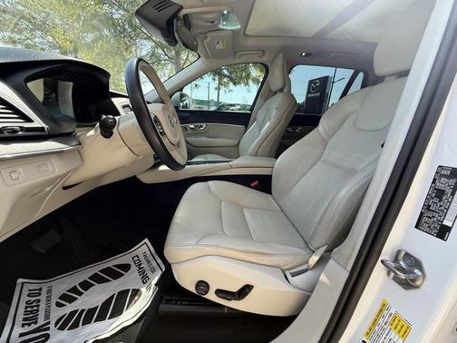 2020 Volvo XC90 T5 Momentum