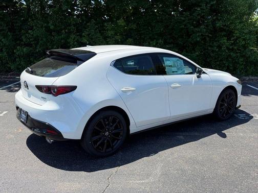 Snowflake White Pearl Mica 2026 Mazda Mazda3 2.5 Turbo AWD