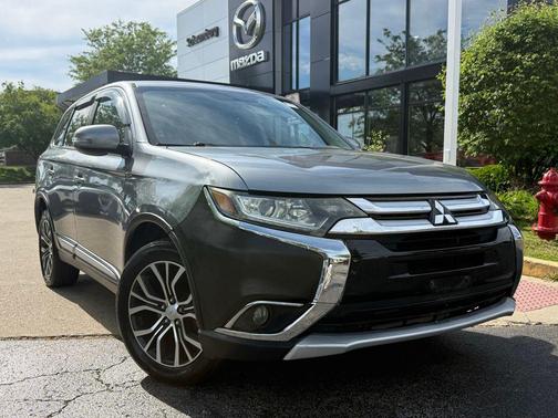 Mercury Gray Metallic 2016 Mitsubishi Outlander SE