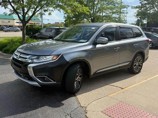 Mercury Gray Metallic 2016 Mitsubishi Outlander SE