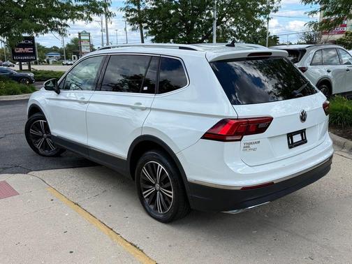 White 2018 Volkswagen Tiguan 2.0T SEL