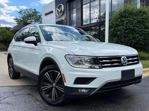 White 2018 Volkswagen Tiguan 2.0T SEL