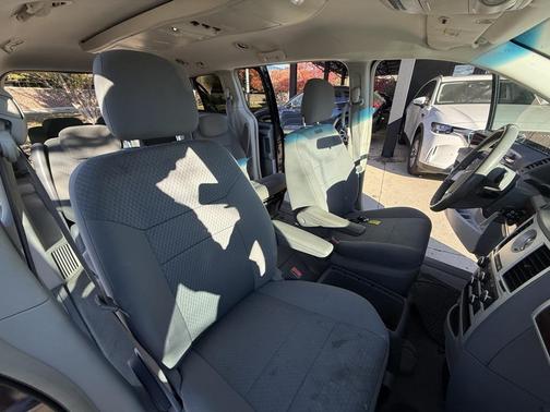 2010 Chrysler Town & Country Touring