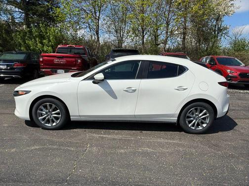 Snowflake White Pearl Mica 2026 Mazda Mazda3 FWD