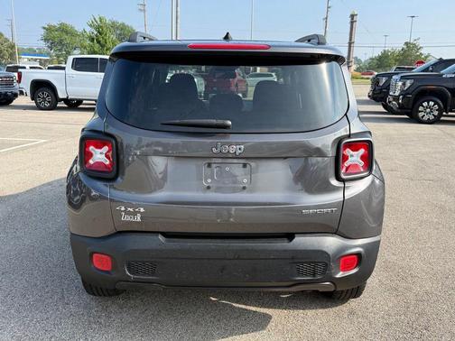 Granite Crystal Metallic Clearcoat 2016 Jeep Renegade Sport