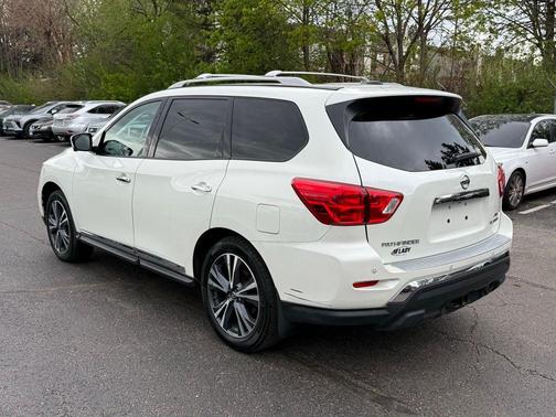 Pearl White 2018 Nissan Pathfinder Platinum