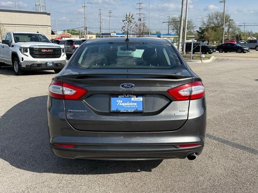 Magnetic 2016 Ford Fusion SE