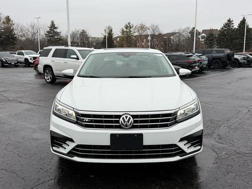 2019 Volkswagen Passat 2.0T R-Line
