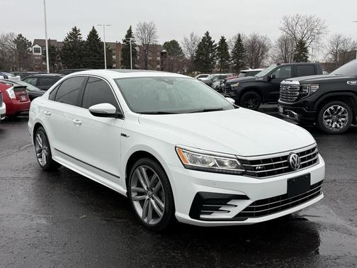 2019 Volkswagen Passat 2.0T R-Line