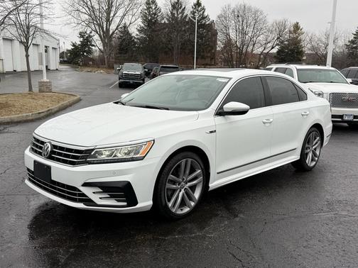 2019 Volkswagen Passat 2.0T R-Line