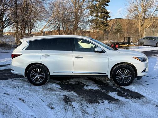 2017 INFINITI QX60 Base