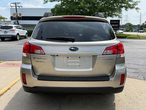 Tungsten Metallic 2014 Subaru Outback 2.5i Limited