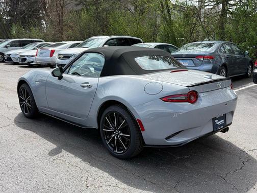 Aero Gray Metallic 2026 Mazda MX-5 Miata Grand Touring