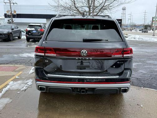 2024 Volkswagen Atlas 2.0T SE w/Technology 4MOTION