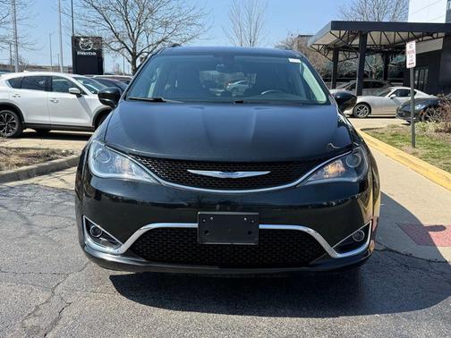 2018 Chrysler Pacifica Touring-L