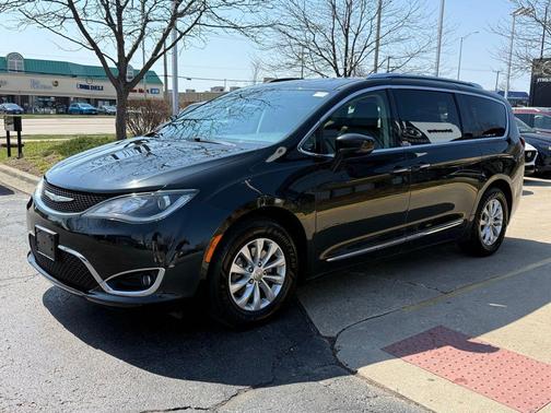 2018 Chrysler Pacifica Touring-L