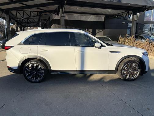 2024 Mazda CX-90 PHEV Premium