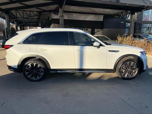 2024 Mazda CX-90 PHEV Premium