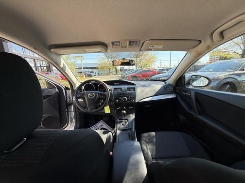 2013 Mazda Mazda3 i Sport