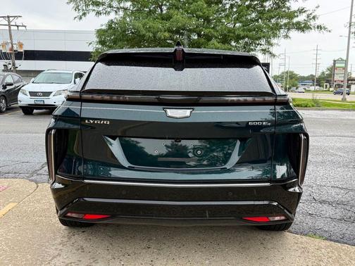 Emerald Lake Metallic 2024 Cadillac LYRIQ Luxury