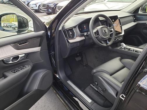 2026 Volvo XC90 B6 Ultra 7-Seater