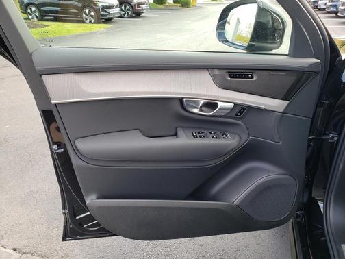 2026 Volvo XC90 B6 Ultra 7-Seater