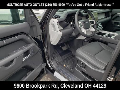 2025 Land Rover Defender 110 P300