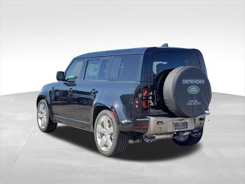 2025 Land Rover Defender 110 P500 X-Dynamic SE