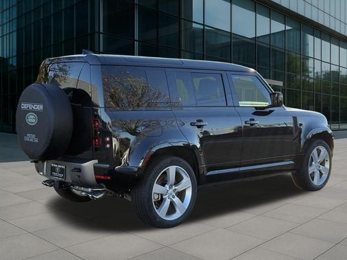 2025 Land Rover Defender 110 P500 X-Dynamic SE