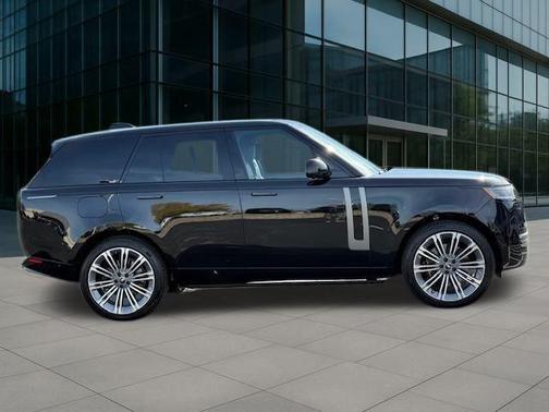 2025 Land Rover Range Rover P530 SE