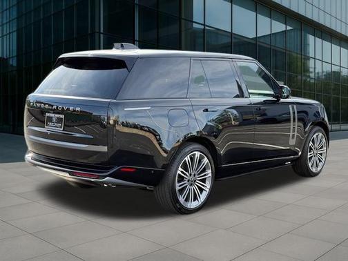 2025 Land Rover Range Rover P530 SE