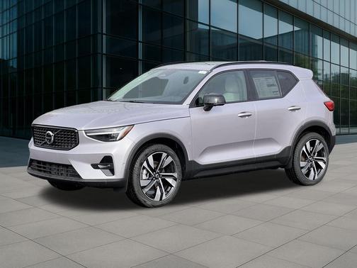2026 Volvo XC40 B5 Ultra